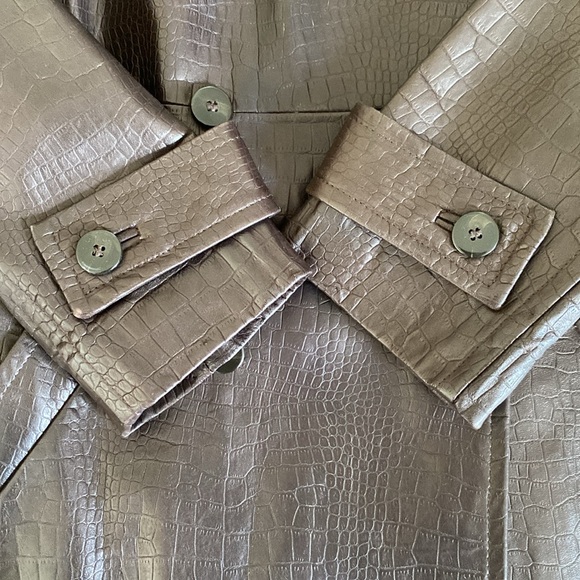 ELLEN TRACY GENUINE LEATHER COAT - Picture 12 of 15